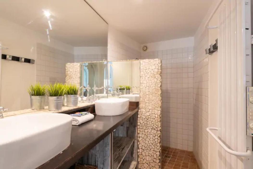 Magnifique Appartement De Charme Avec Vue Sur Le Palais Des Papes A Avignon Wifi Gratuit Eksteriør bilde